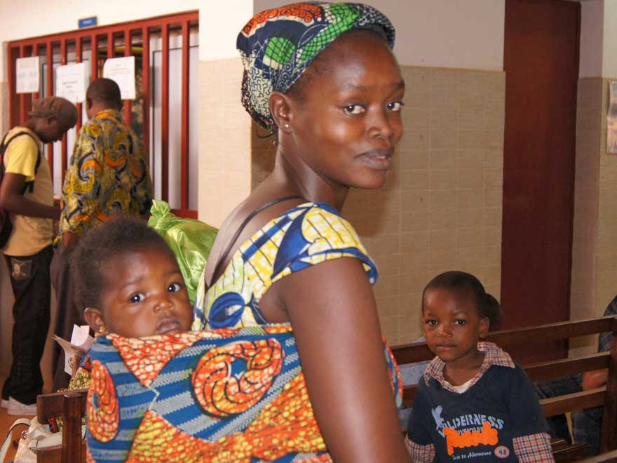 HERSILL CONTRIBUTE AUX ENFANTS  MATERNAL SANTÉ AU CAMEROUN AVEC RECOVER FOUNDATION