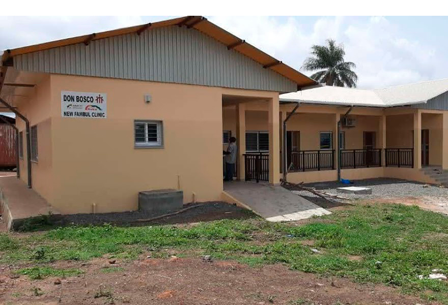 HERSILL FAIT DON DE MATÉRIEL MÉDICAL À LA FONDATION ATABAL POUR LA CLINIQUE DON BOSCO FAMBUL À FREETOWN (SIERRA LEONE)