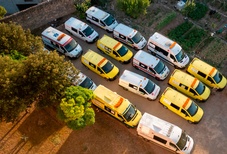 Hersill participe au « Défi 30×15 » en faisant don de 26 valises de réanimation cardio-pulmonaire Oxivac pour équiper des ambulances pour l’Ukraine