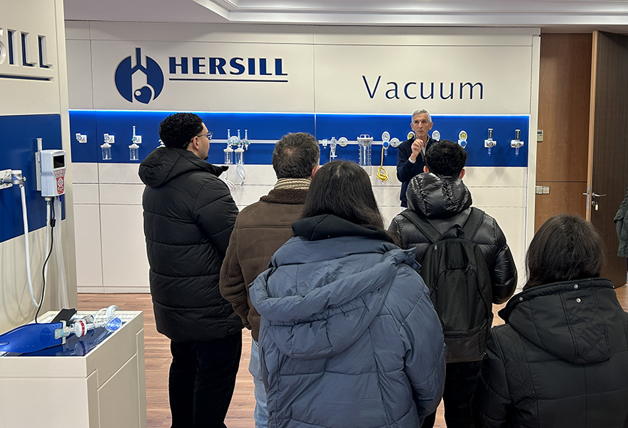 Formación y Tecnología Sanitaria: Alumnos del IES Benjamín Rúa visitan las instalaciones de Hersill